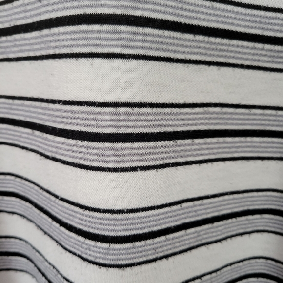 Vans Women's Small Short Sleeve T-shirt Cropped Black & White Stripes Graphic - Picture 3 of 5